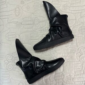 NIB Nicholas K Vidal Hybrid Sneaker Boots Black Leather Futuristic Ruched